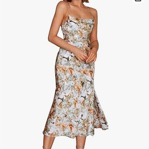 BEAUTIFUL SLEEVELESS DRESS